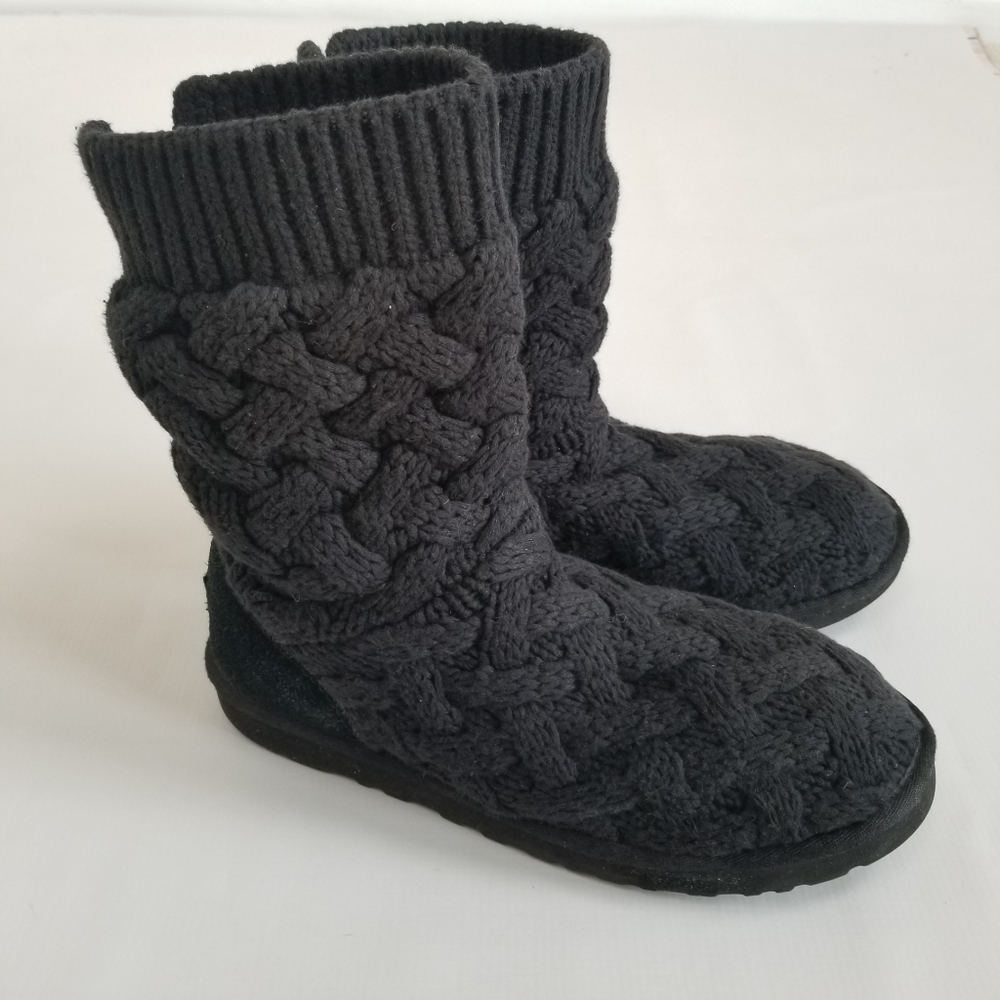 UGG Isla Cable Knit Sweater Boots Size 10
